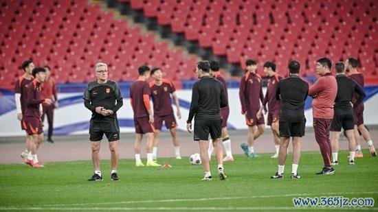 国足济河焚州明确强攻计策 上海集训攻关两大课题