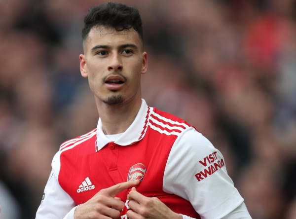 马丁内利代表球队在欧冠欧联、英超联赛杯的4次首