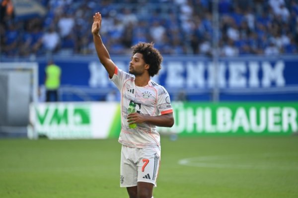 记者：格纳布里可能与拜仁续约2年，球员准备接纳镌汰基础薪资