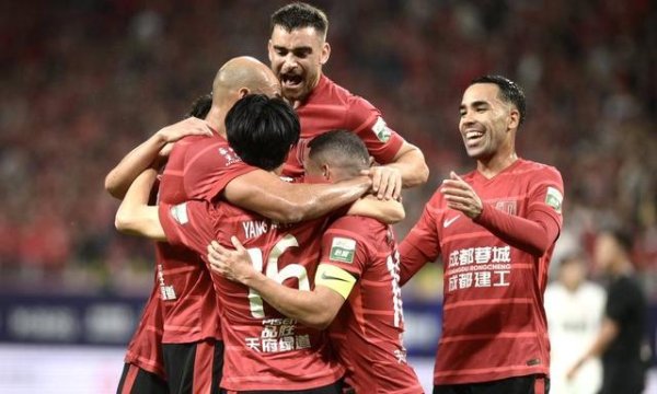 成齐蓉城3-1梅州客家 紧追积分榜首