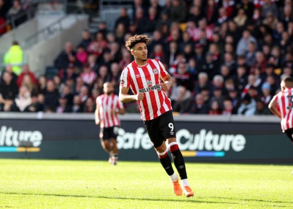 亦然德国左边锋！23岁沙德本场比赛送出5次纰谬传球是全场最多