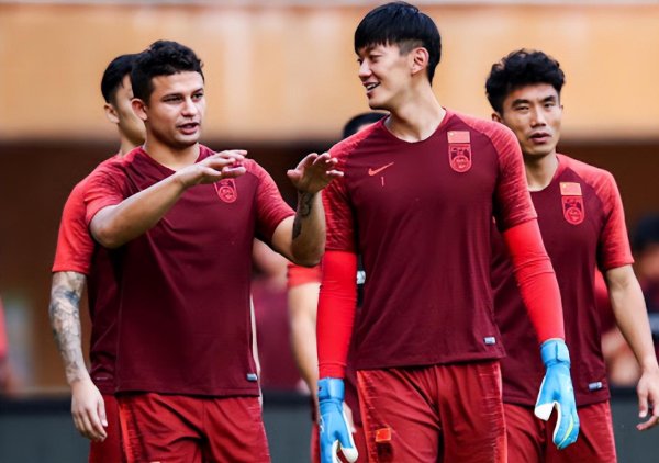 9年赚6亿！36岁前国脚：中超给了我一切，念念要酬金，牢记上海夜店