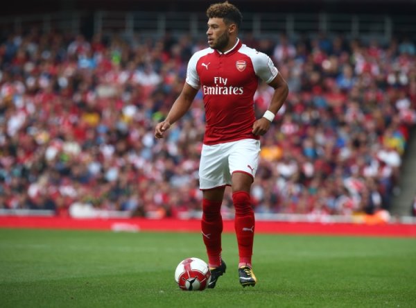 东谈主无再少年！保握现象，32岁张伯伦正随老东家阿森纳U21进行磨真金不怕火