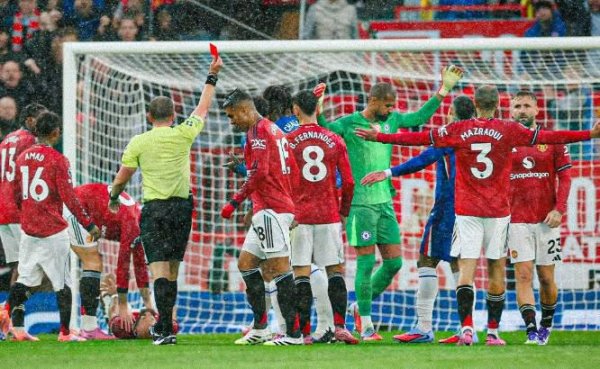 邮报：约恩森还不及以当首发，预测桑切斯周末对布莱顿将追念