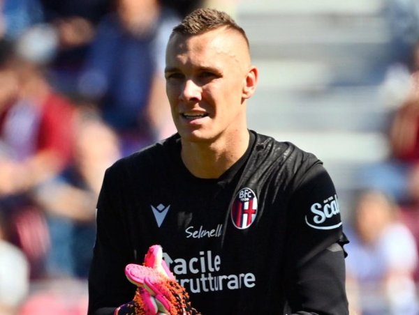 斯科鲁普斯基18-19赛季于今10次扑点，同时五大联赛门将第2