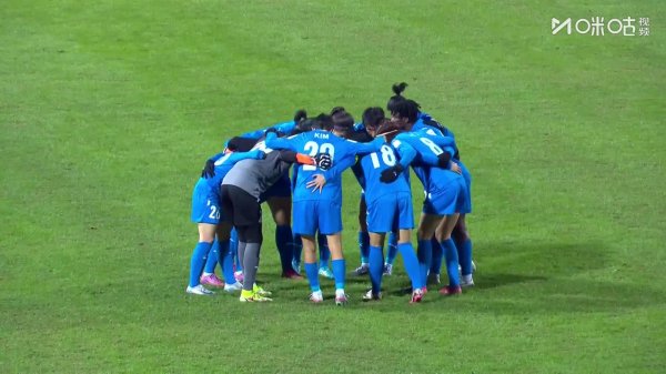 1-1！卫冕冠军武汉女足亚冠无缘开门红，敌手包办2球，马君失点