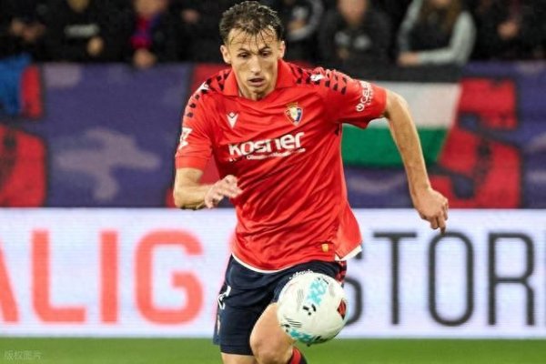 跟着巴萨3-1逆转升班马, 埃尔切1-1, 西甲最新排行: 皇马2分领跑