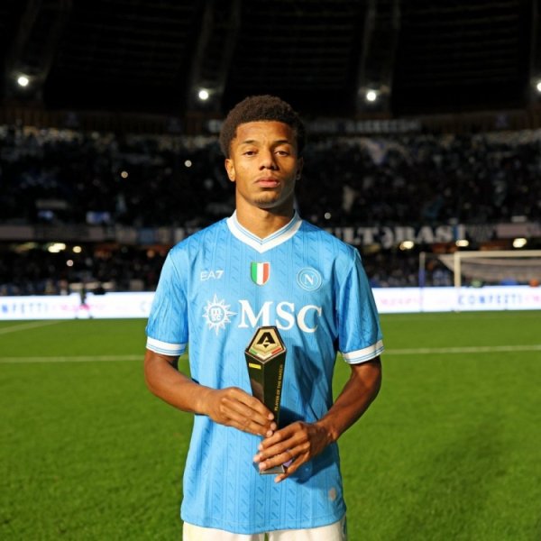 梅开二度！内雷斯当选那不勒斯vs亚特兰大全场最好球员